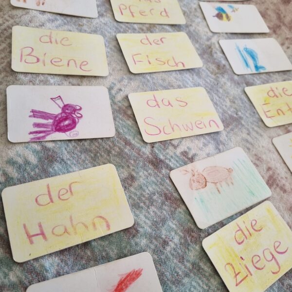Yabancı dil kelime oyunu için hazırlanan hafıza kartları